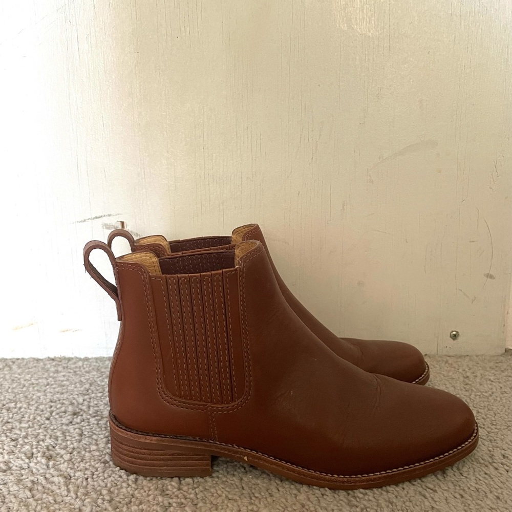 Madewell Chelsea boots sz 5